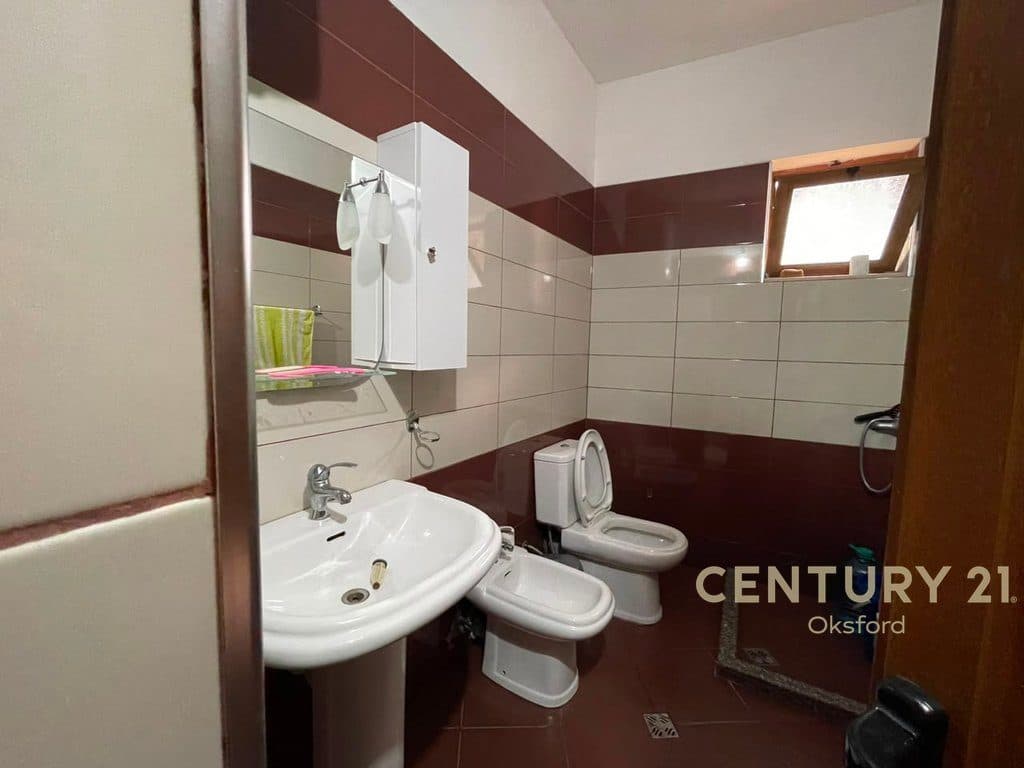 JEPET ME QIRA APARTAMENT 2+1 ME POST PARKIM PRAN RRETHIT SAUK 4