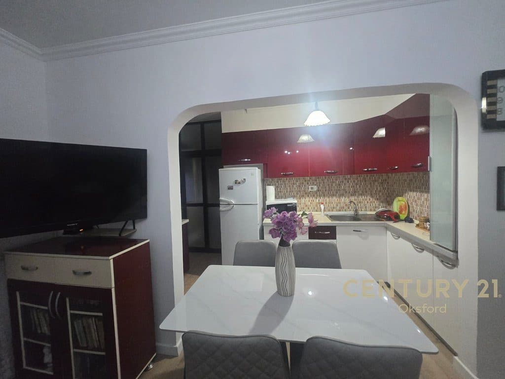 APARTAMENT 2+1 ME QIRA NE XHAMLLIK 3