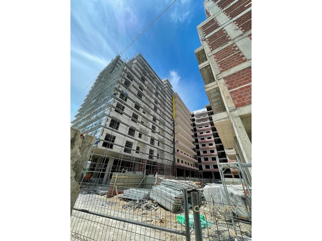 APARTAMENT 2+1+2, TEK ISH FUSHA E AVIACIONIT PER SHITJE