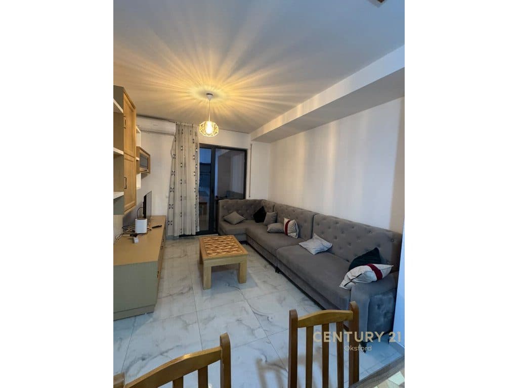 JEPET ME QIRA APARTAMENT 2+1+2 PËRBALLË UET, TEK RRUGA “XHANFIZE KEKO”! 3