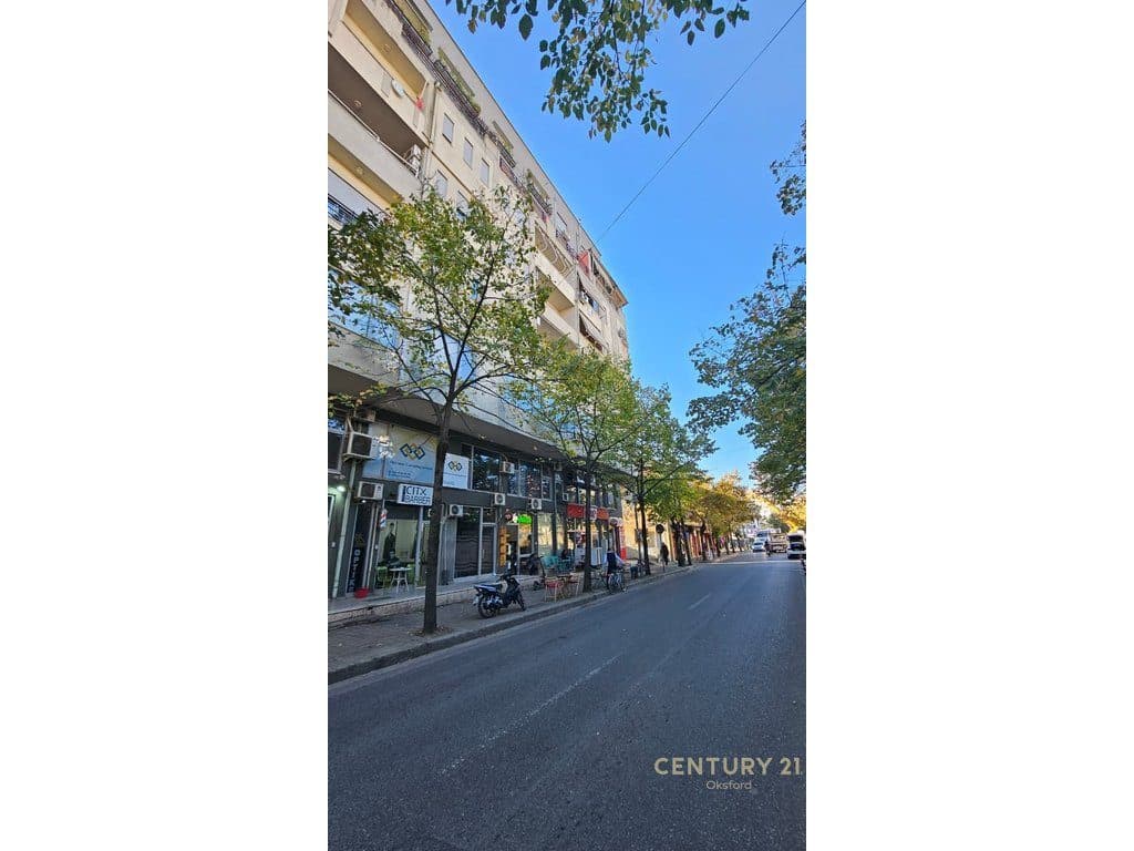 AMBIENT PER MAGAZINE OSE GARAZH, ME QIRA TEK PAZARI RI