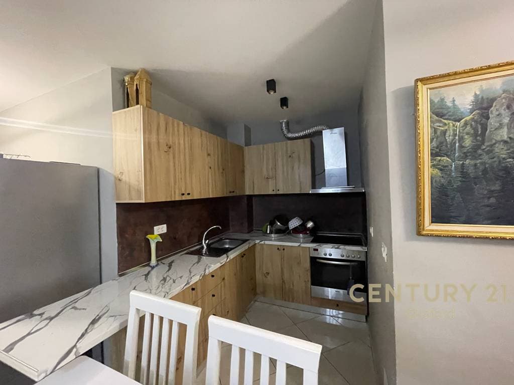 Apartament 3+1 për shitje tek Kopshtit Botanik – Tiranë 2