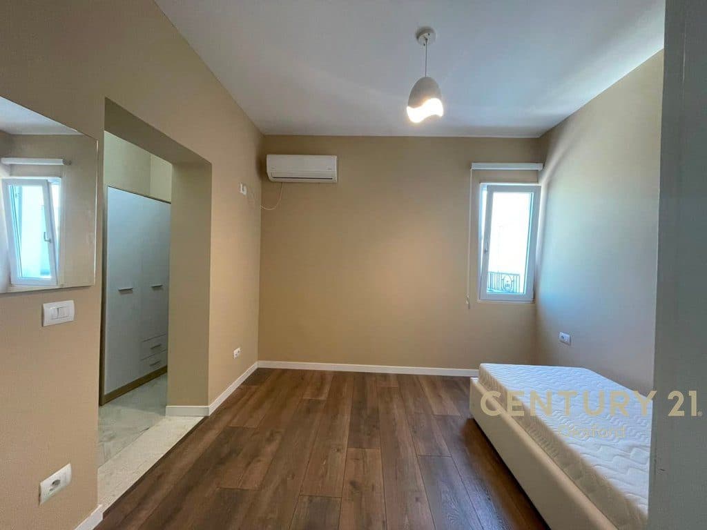 APARTAMENT PËR QIRA 2+1+2+POST PARKIMI TE KOPSHTI BOTANIK! 4