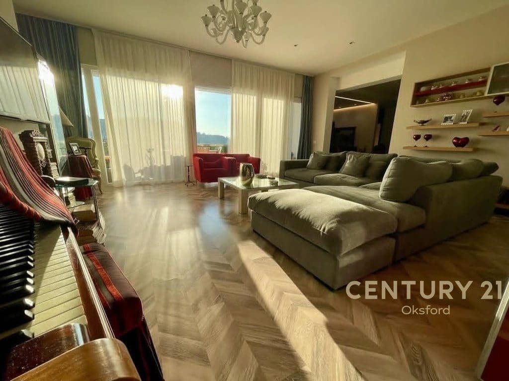 APARTAMENT 3+2+2+2 VERANDA PËR SHITJE NË KOMPLEKSIN 'TIRANA GOLDEN PARK' 3