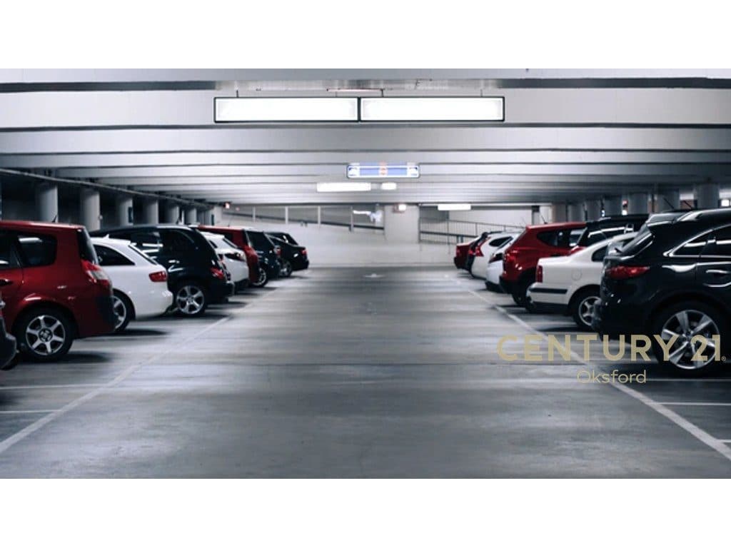 SHESIM 4 POSTE PARKIMI TEK RRUGA E ELBASANIT , TEK "XHELUKS RESIDENCE "!