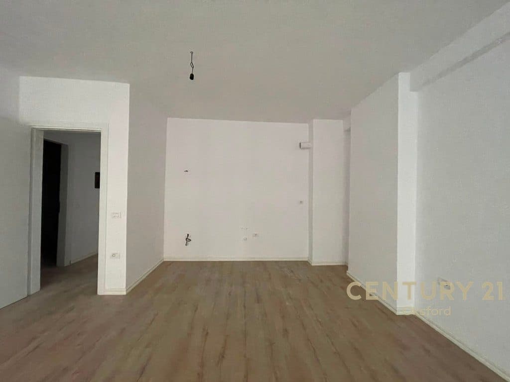 YZBERISHT, APARTAMENT 1+1 PER SHITJE 3