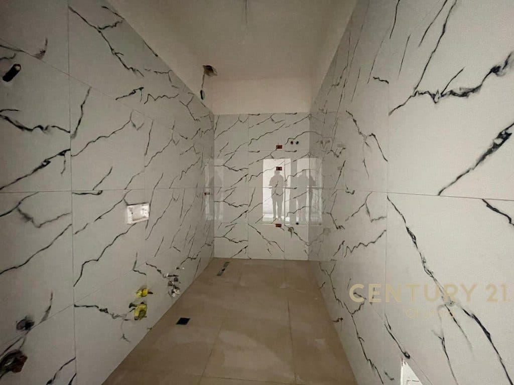 APARTAMENT 2+1+2+POST PARKIMI, TEK ISH FUSHA E AVIACIONIT PER SHITJE 4