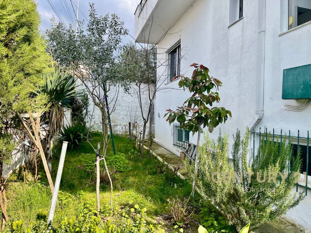 1+1 APARTAMENT PËR SHITJE NË KATIN E 3-TË (NË NJË VILË PRIVATE!)