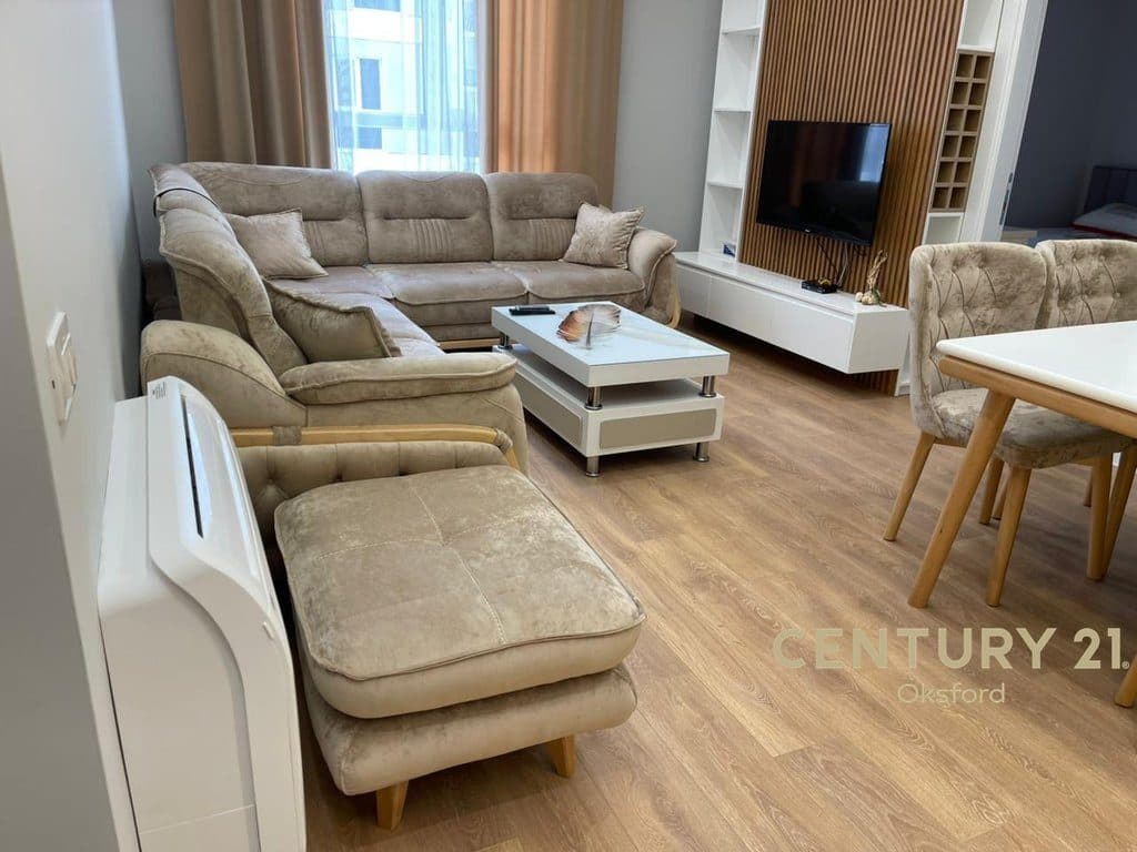 Apartament 3+2+1 për Shitje në Univers City