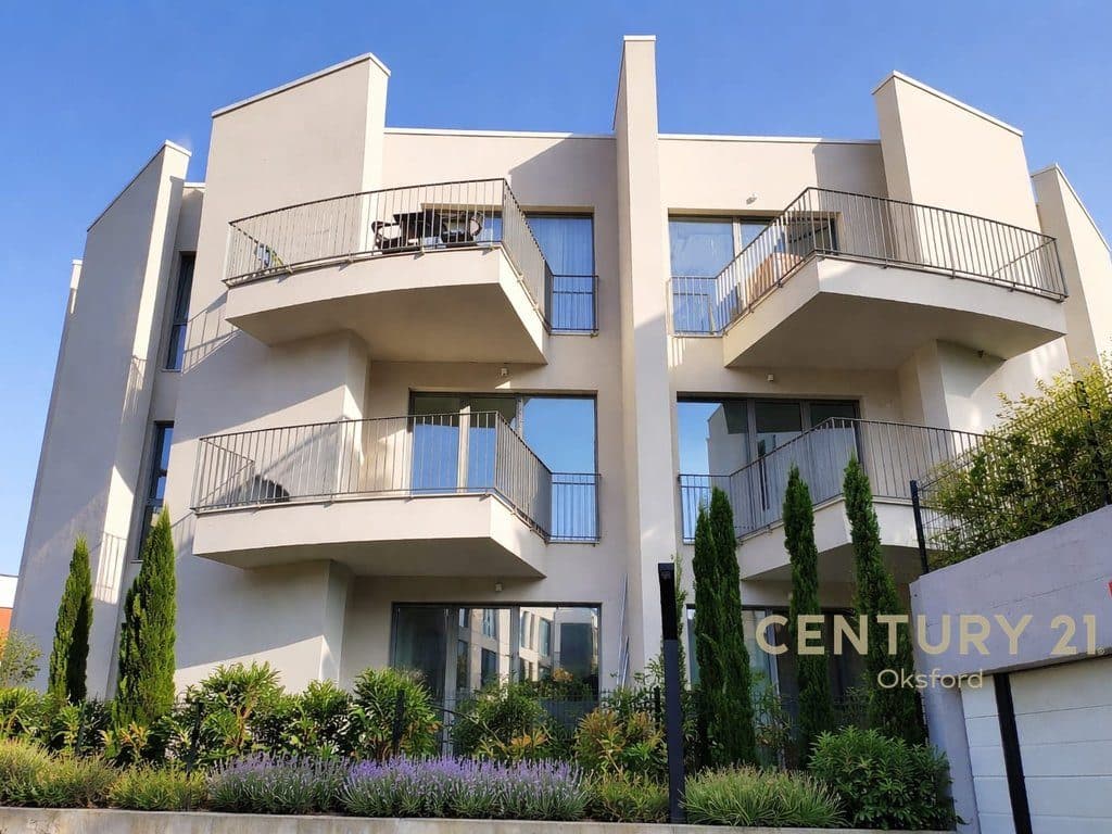 PËR SHITJE APARTAMENT 2+1+2 NË GREEN VALLEY REZIDENCA TIRANË