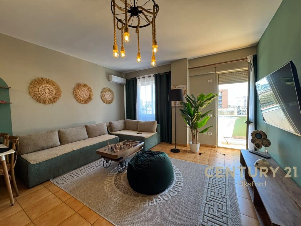 SHESIM APARTAMENT 1+1, TEK "RRUGA E BARRIKADAVE", TIRANE! 2