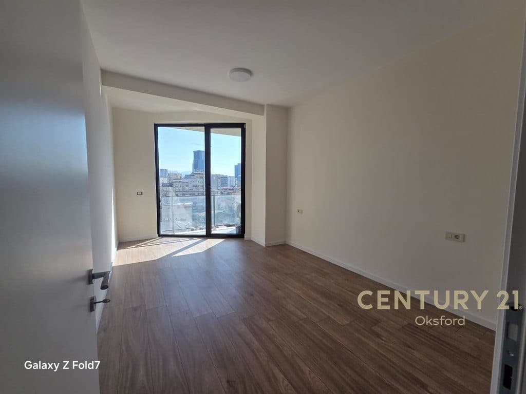 Jepet me qira apartament 1+1 per zyra ne Rrugën Mine Peza , Rezidenca Golden Tower! 3