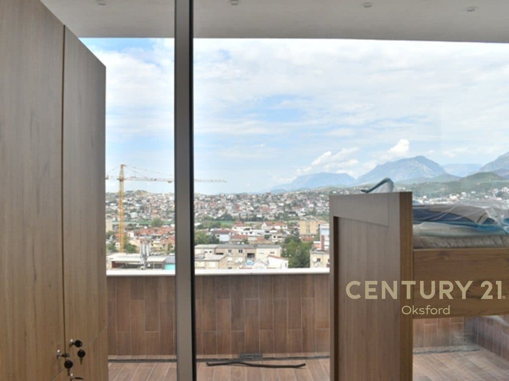 PER QIRA PENTHOUSE APARTAMENT 5+2 TE SHKOLLA E BASHKUAR 2