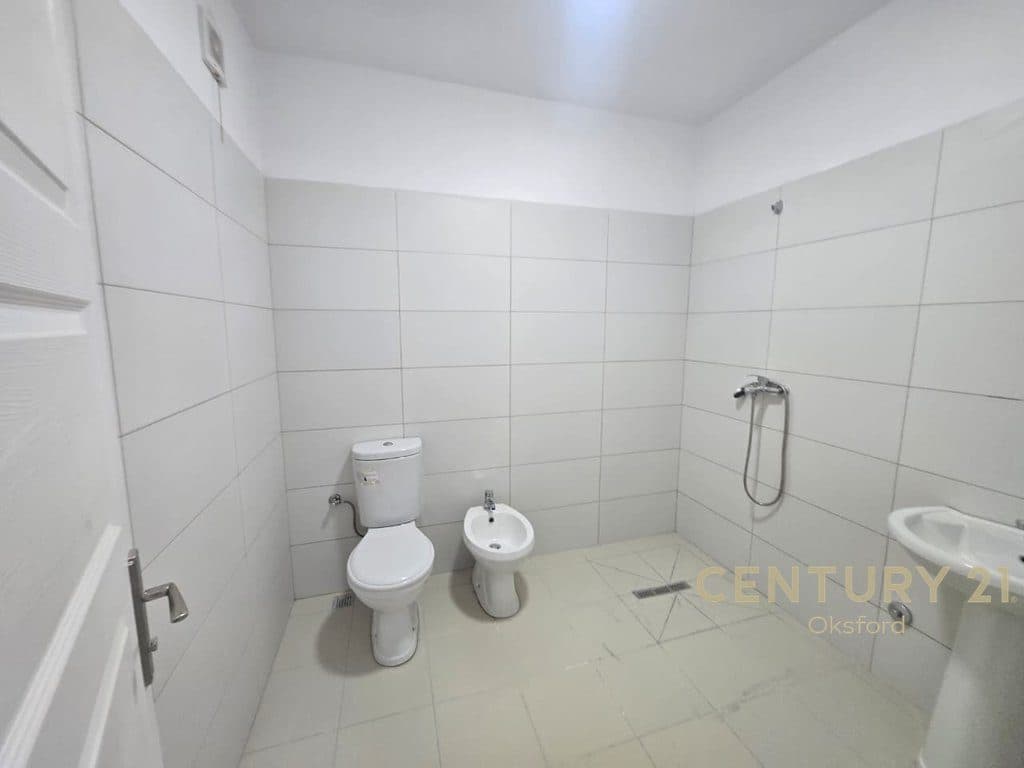APARTAMENT ME QIRA 2+1+2T+P NE ZONEN E 5 MAJIT