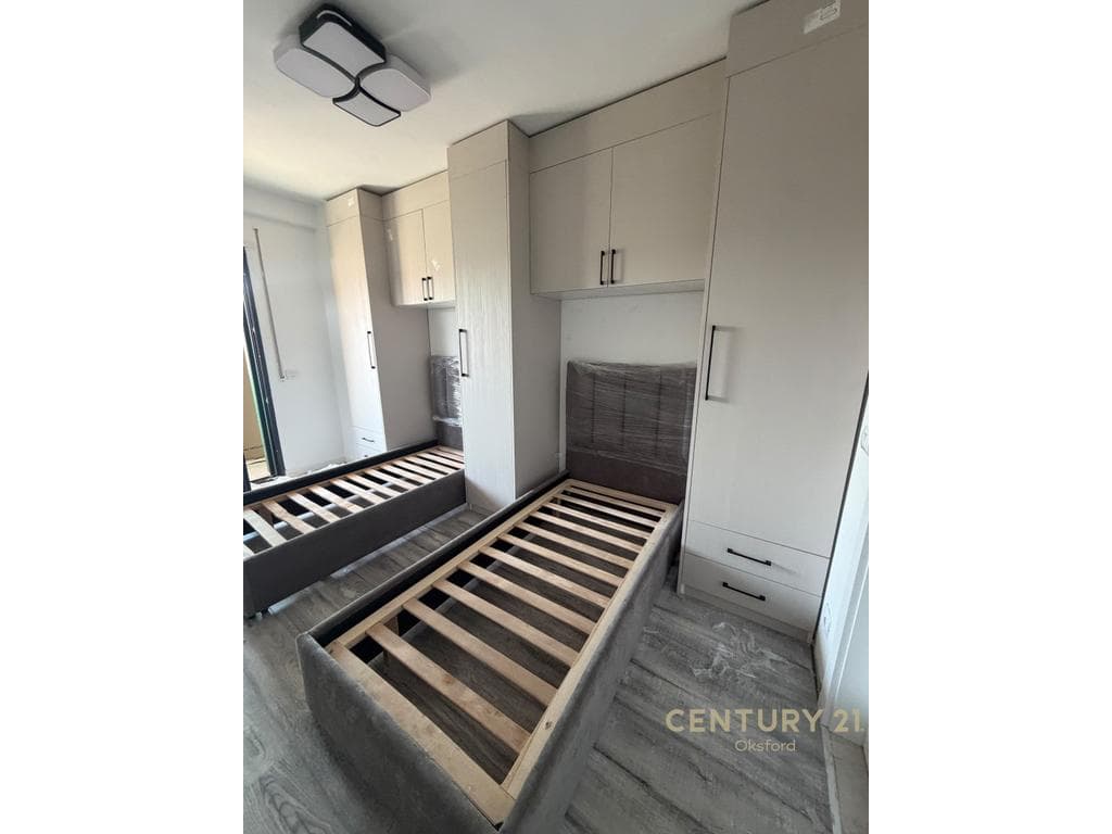 APARTAMENT 2+1+2 ME PARKIM PËR QIRA TEK ISH FUSHA AVIACIONIT 2