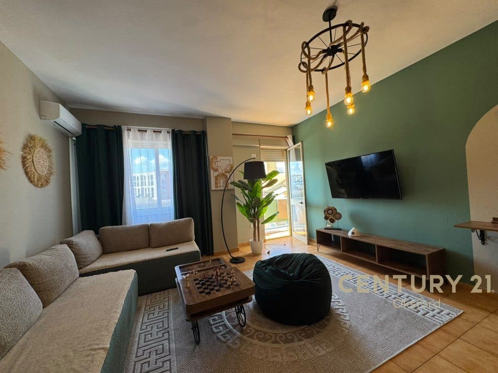SHESIM APARTAMENT 1+1, TEK "RRUGA E BARRIKADAVE", TIRANE!