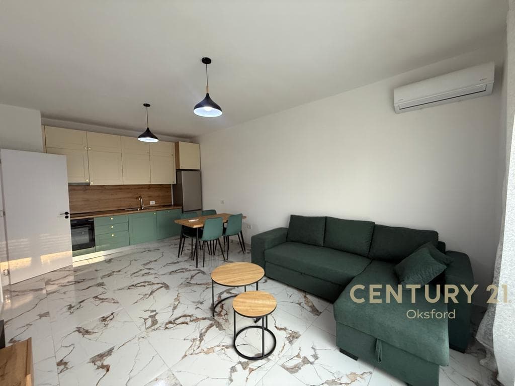 Japim me qira apartament 2+1+2,tek Rruga “5 Maji”!