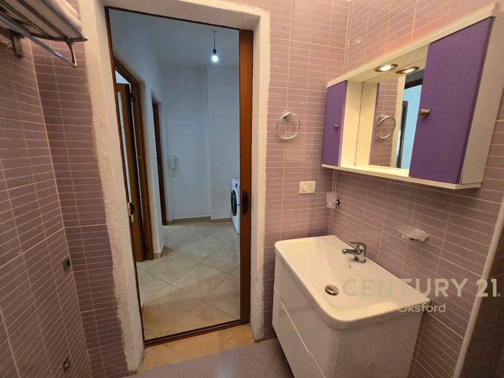 APARTAMENT 1+1 ME QIRA NE YZBERISHT PALLATET DILO! 4
