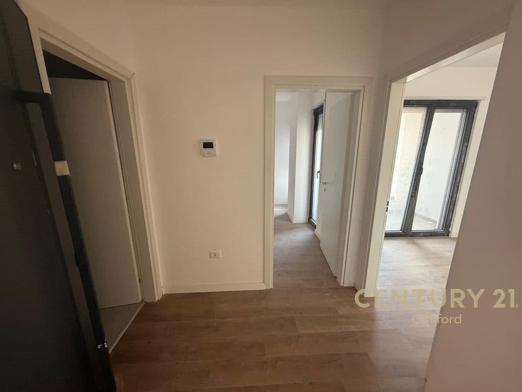 JAPIM ME QIRA AMBIENT ZYRASH+POST PARKIMI, TEK KOMUNA E PARISIT! 3