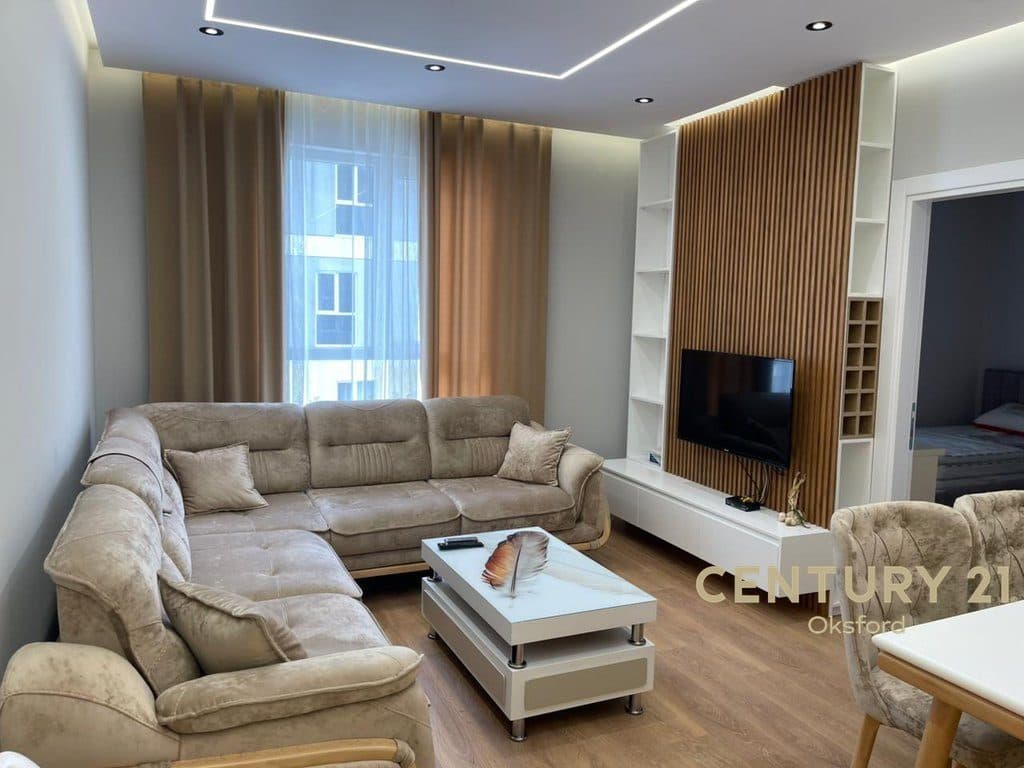 Apartament 3+2+1 për Shitje në Univers City 3