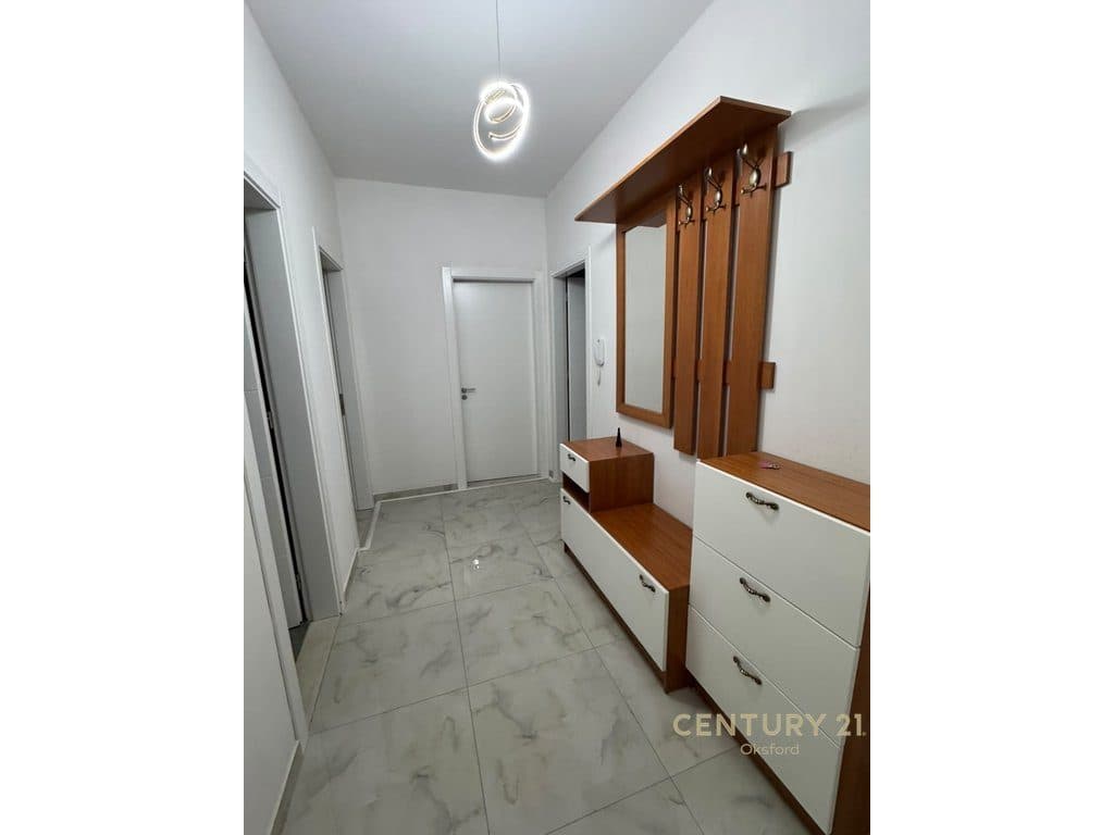 JEPET ME QIRA APARTAMENT 2+1+2 PËRBALLË UET, TEK RRUGA “XHANFIZE KEKO”! 4