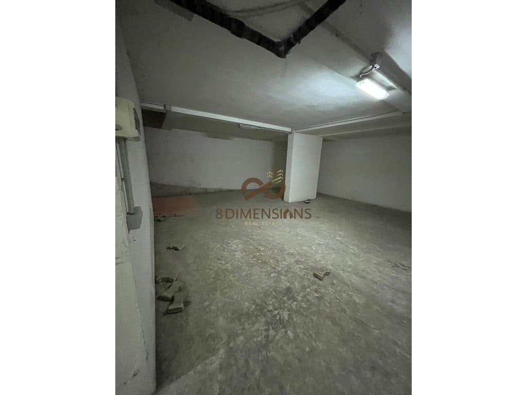 MAGAZINE NE SHITJE Rruga Bardhyl, Tirane (D812A-1)