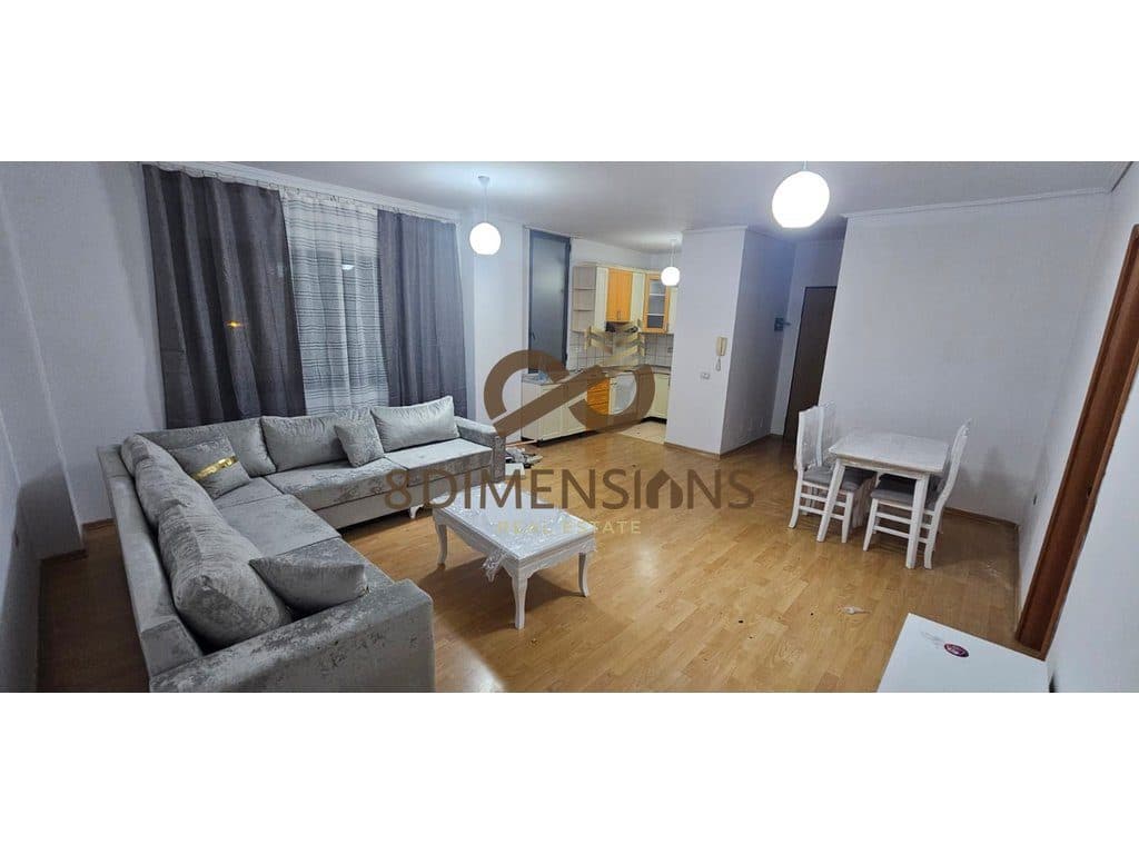OKAZION!!! Shitet Hotel 2 kate ne Pogradec, prane Bar Restorant Victoria 250,000 EUR D813A-1