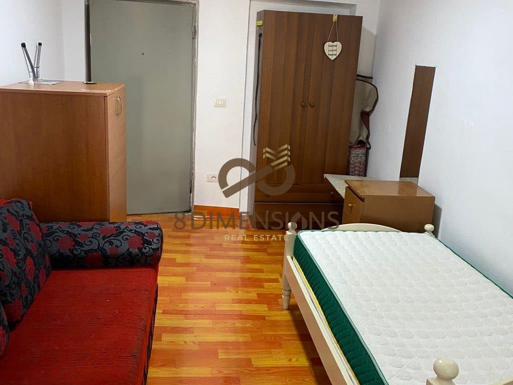 Jepet me qera Garsoniere prane Pazarit te Ri (D821Z-5) 4