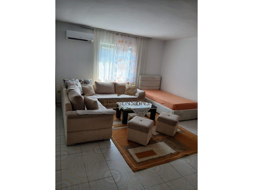 Jepet me qera apartament 1+1 pranë Shkollës “Vasil Shanto” në Tiranë (ID D8241Z-65)