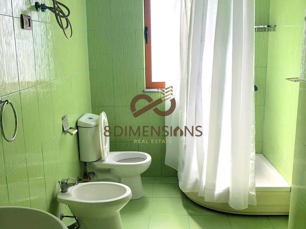 Jepet me qera Apartament 2+1 Te Ish Stacioni Trrenit ne Rrugen Jordan Misja (D8242A-130) 3