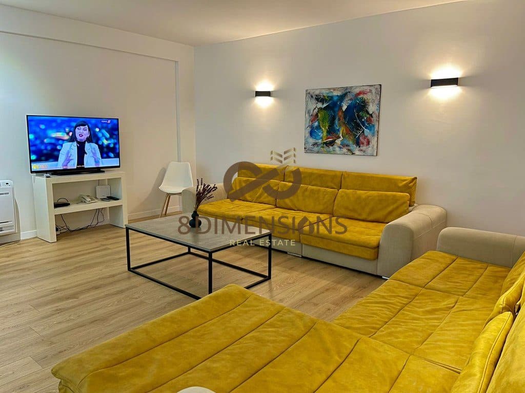 Jepet me qera apartament 2+1 ne katin e 2-te te nje pallati te ri me ashensor prane Xhamise ne Selite, Tirane (ID D8242A-295)