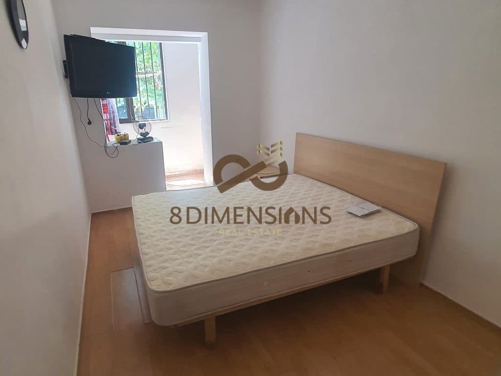 Apartament 1+1 me qera tek Rruga e Barrikadave, prane Ish Kinema 17 Nentori 2
