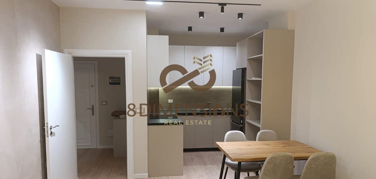 Jepet me qera shtepi 2+1 ne katin e pare te nje vile tek Bulevardi Zogu I (ID D8242A-231) 2