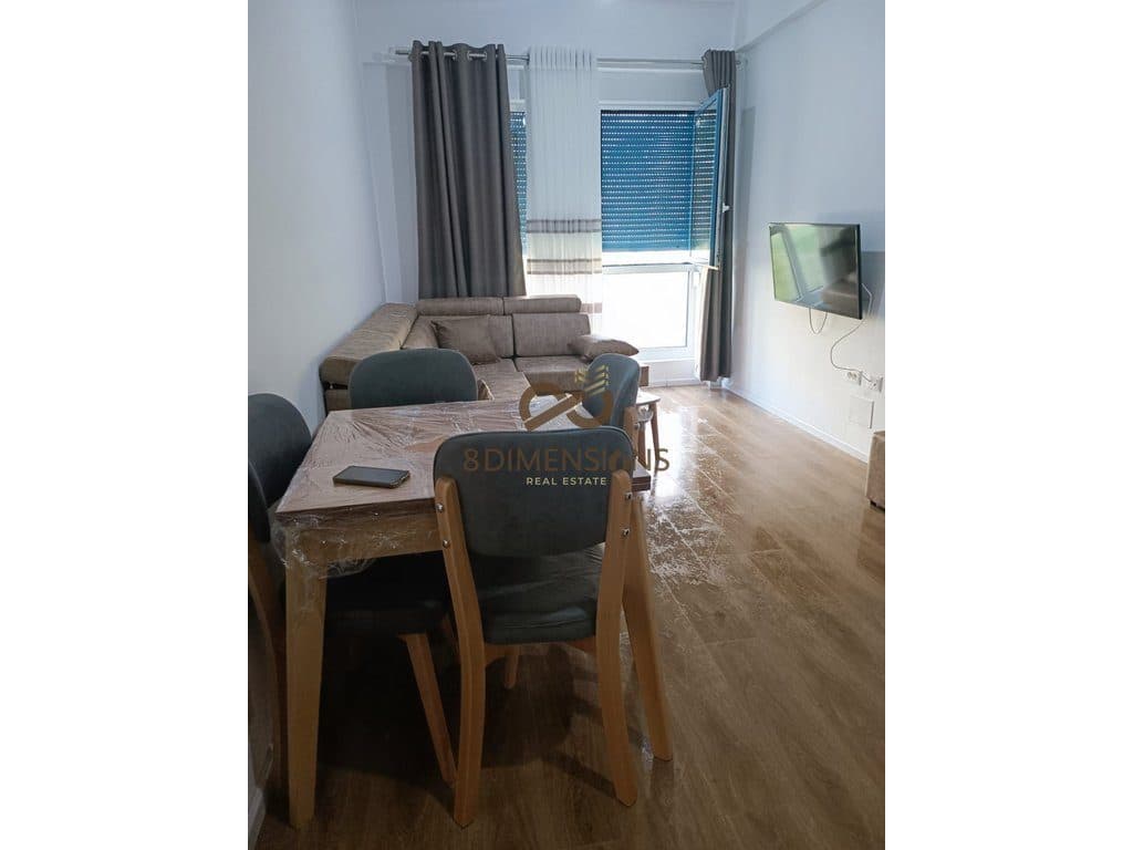 Shiten 2 apartamente tipologji 1+1, të cilat ndodhen në të njëjtën certifikatë pronësie me sipërfaqe totale 90 m²
D8141Z-7