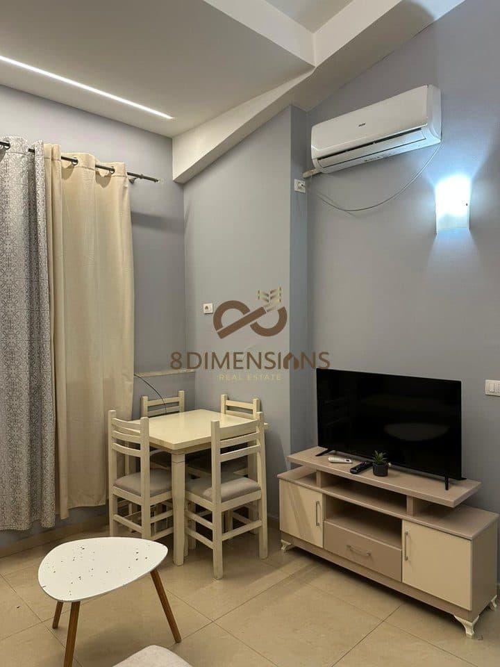 Jepet me qera Duplex 1+1 tek Pallati me Shigjeta, prane kompleksit Golden Park 3 D8241A-169 2