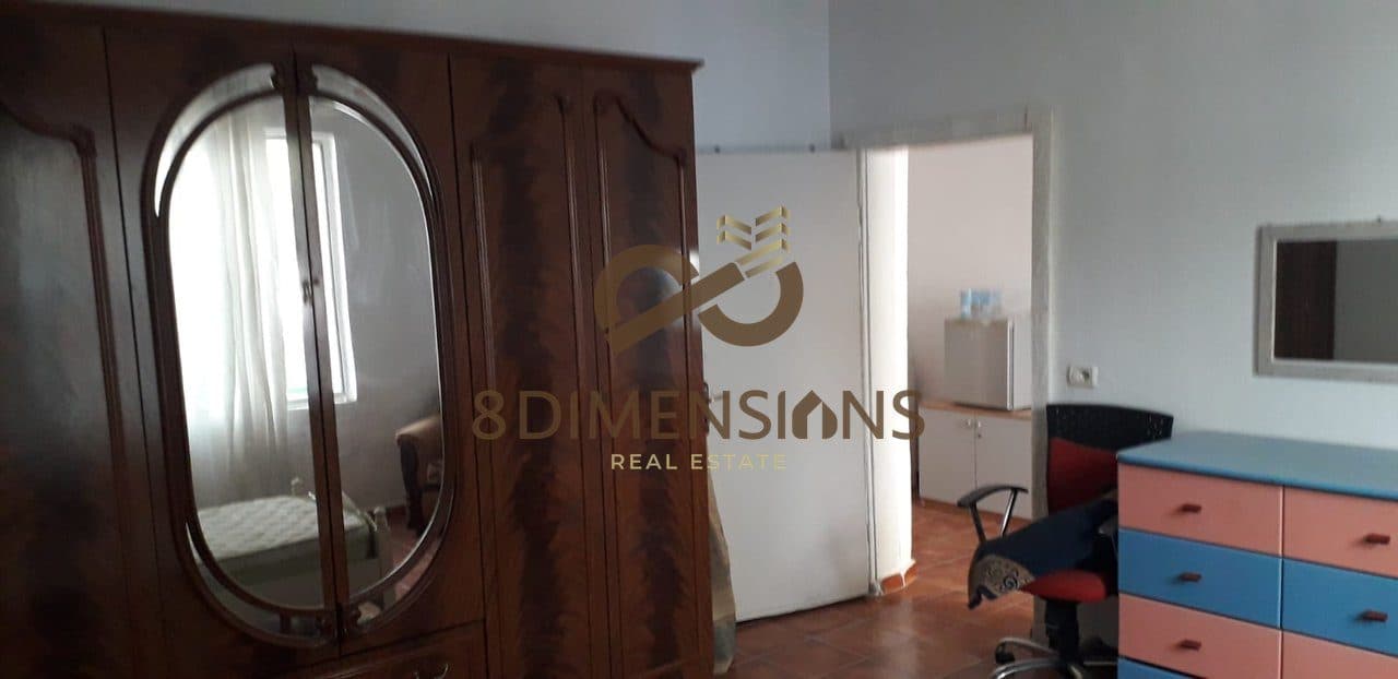 Jepet me qera Apartament 1+1 ne Rrugen e Dibres, prane Shkolles Misto Mame (D8241A-235) 2