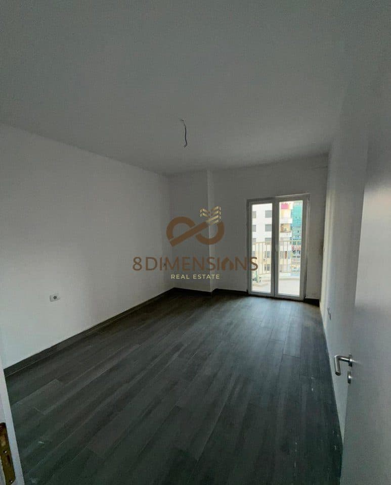 Jepet me qera Ambjent Komercial ne Zog te Zi prane Ring Center (D828A-32) 2