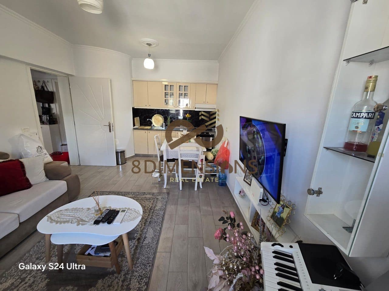 Apartament 2+1+2 Ballkone tek ish Stacioni Trenit - prane Mullirit te Vjeter D8242A-270 2