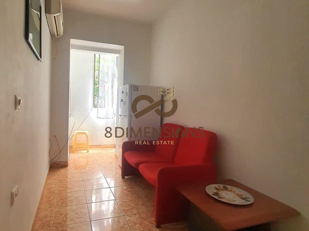 Apartament 1+1 me qera tek Rruga e Barrikadave, prane Ish Kinema 17 Nentori 4