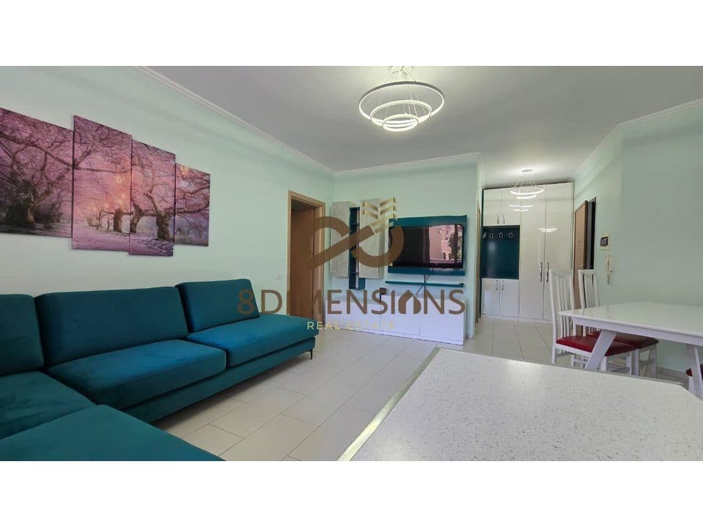 Jepet me qera apartament 1+1 ne Rrugen e Kavajes prane Kishes Katolike ne Tirane (ID D8141A-143)