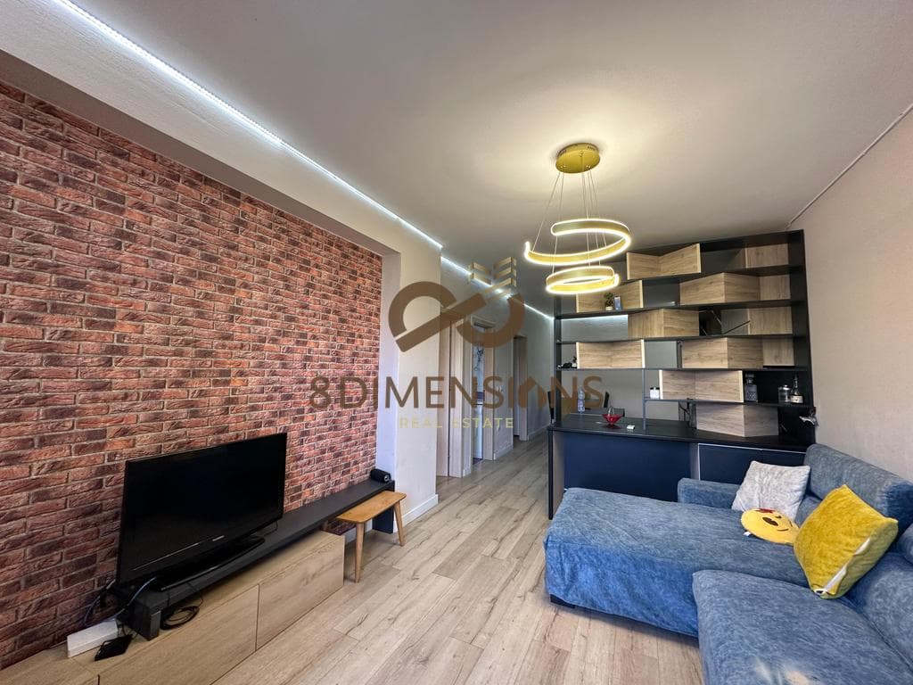 Jepet me qera apartament 2+1+2 Ballkone ne Fresk prane Restorant Qesaraka (D8242A-70) 2