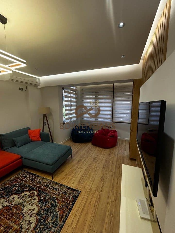 Jepet me qera Apartament 2+1+2 prane kryqezimit te 21 D8243A-5 2