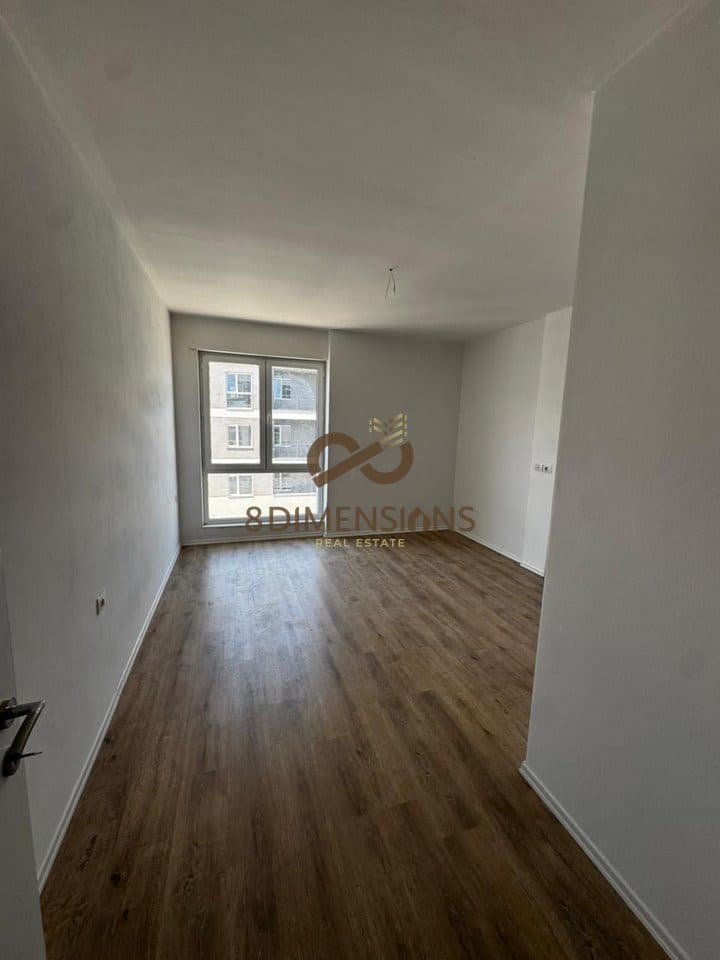 SHITET SUPER APARTAMENT 2+1+2 PRANE LIQENIT TE FARKES, PRANE QETESISE ABSOLUTE DHE GJELBERIMIT!!! (D8142A-72)E.C 3