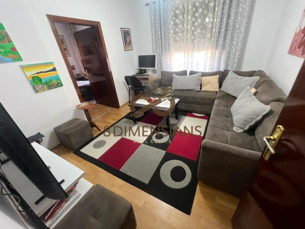 Apartament 2+1 me Kuzhine me Vete me qera tek Rruga Bardhyl - Tirane (ID D8242Z-36) 3