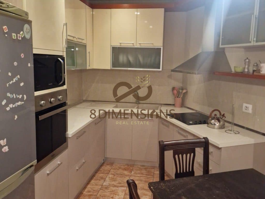 Jepet me qera Apartament 2+1 ne Rrugen Fortuzi D8242A-180 2