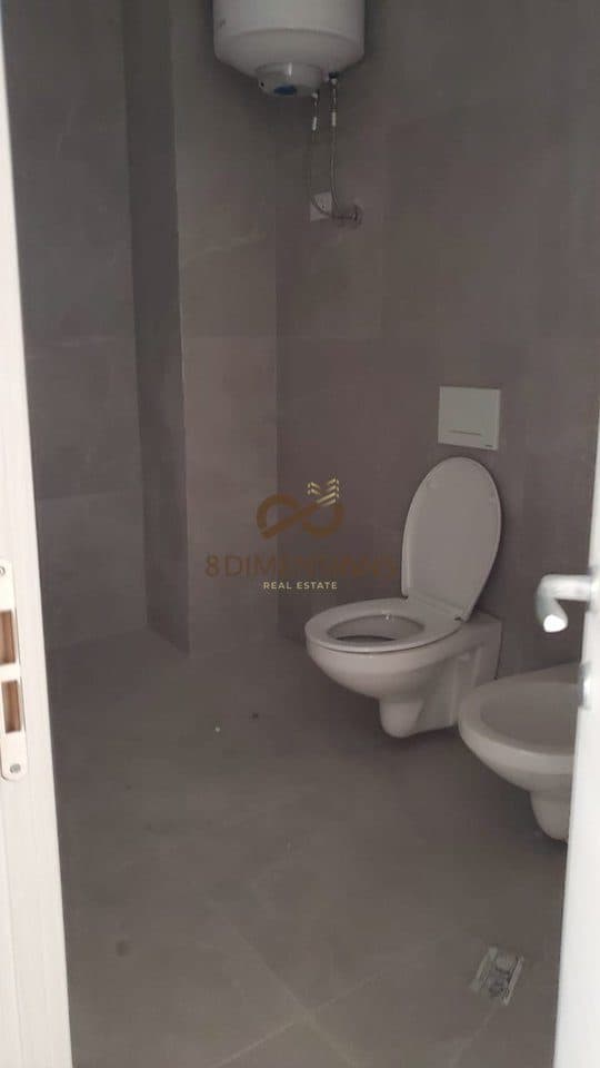Jepet me qera apartament 1+1+ post parkimi prane Kupoles ne Laprake (D8241A-82) 3