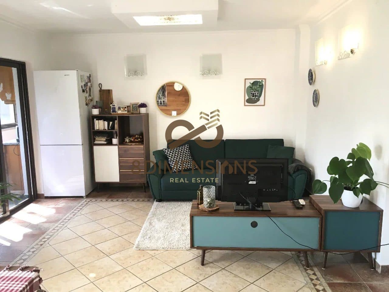 Jepet me qera apartament 2+1 Prane Qendres 65,000 LEK (D8242Z-34) 2