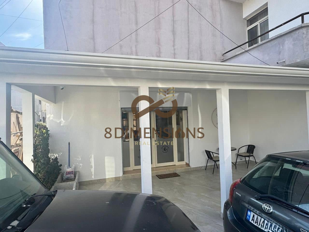 Jepet me qera, Dyqan ne Vasil Shanto, prane Eurosig D825A-39 2