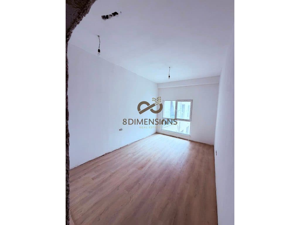 Jepet me qera Dyqan ne Laprake, prane Kompleks Aura me siperfaqe ndertimi 76m2 D8241A-160