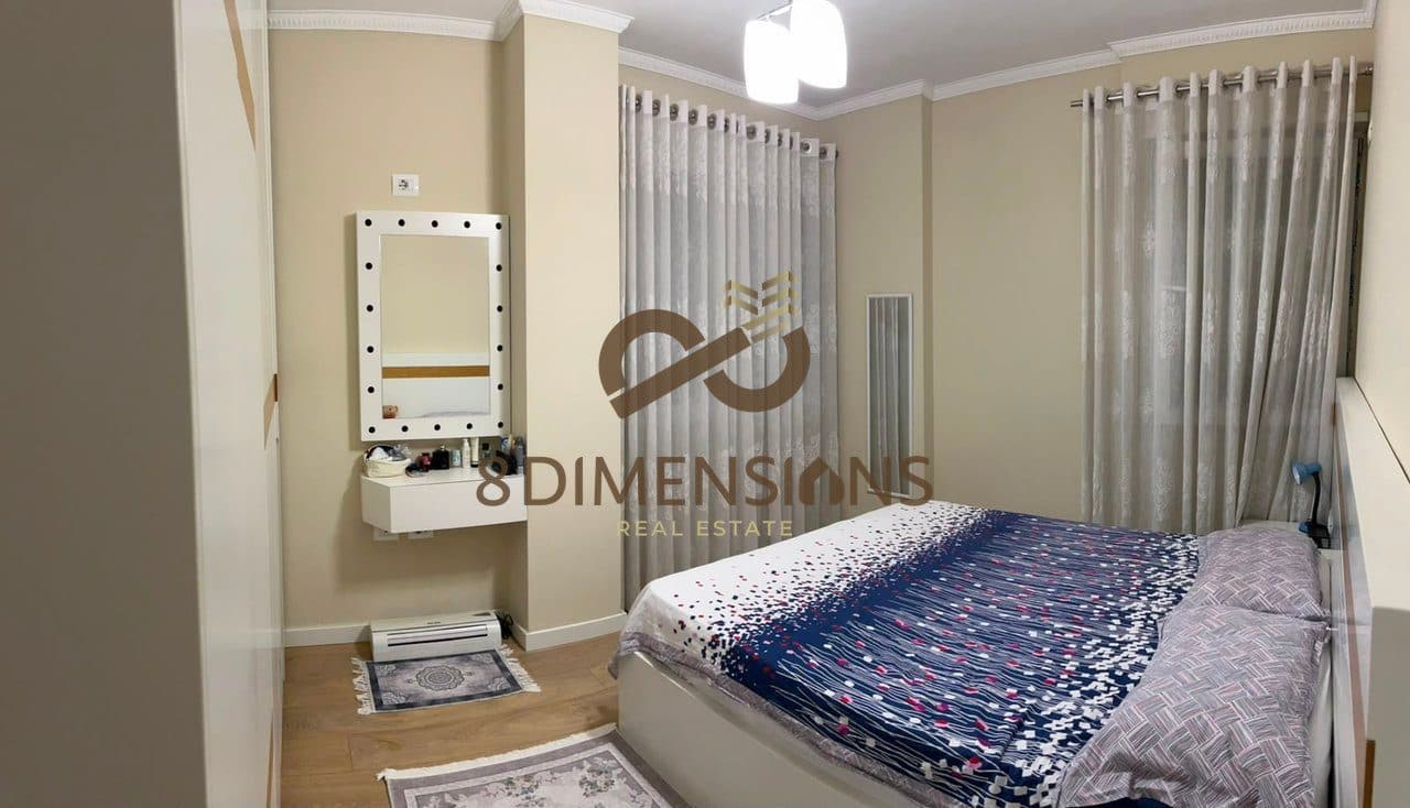 Jepet me qera Apartamemt 1+1, me siperfaqe 60 m2 ne 5 Maj, prane Shkolles Sevasti Qiriazi D8241A-263 3